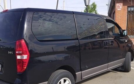 Hyundai H-1 II рестайлинг, 2011 год, 1 550 000 рублей, 2 фотография