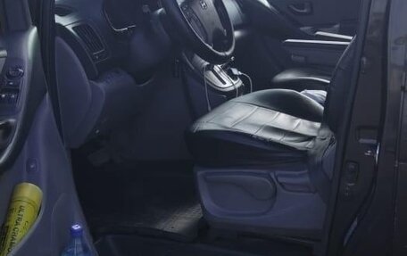 Hyundai H-1 II рестайлинг, 2011 год, 1 550 000 рублей, 8 фотография