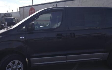Hyundai H-1 II рестайлинг, 2011 год, 1 550 000 рублей, 3 фотография