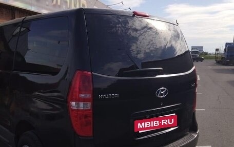 Hyundai H-1 II рестайлинг, 2011 год, 1 550 000 рублей, 5 фотография