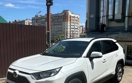 Toyota RAV4, 2020 год, 3 600 000 рублей, 1 фотография