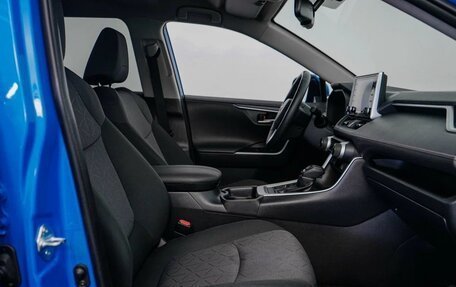 Toyota RAV4, 2021 год, 3 499 000 рублей, 12 фотография
