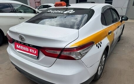 Toyota Camry, 2021 год, 1 650 000 рублей, 3 фотография