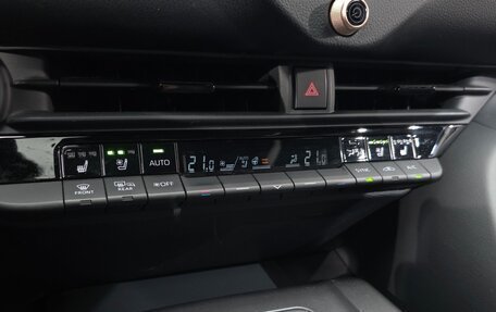 Toyota Crown, 2023 год, 5 000 000 рублей, 16 фотография