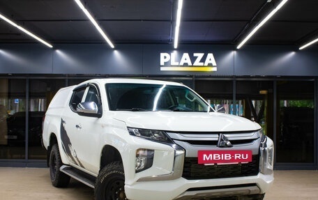 Mitsubishi L200 IV рестайлинг, 2022 год, 2 919 000 рублей, 2 фотография