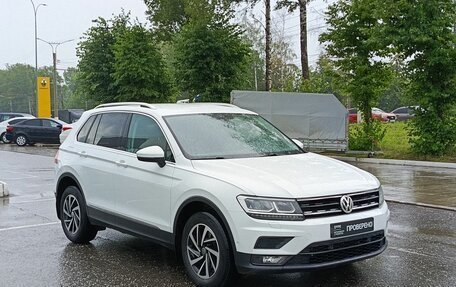 Volkswagen Tiguan II, 2018 год, 2 600 000 рублей, 3 фотография