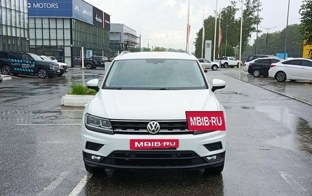 Volkswagen Tiguan II, 2018 год, 2 600 000 рублей, 2 фотография