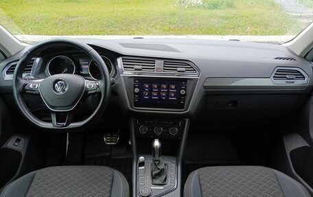 Volkswagen Tiguan II, 2018 год, 2 600 000 рублей, 17 фотография