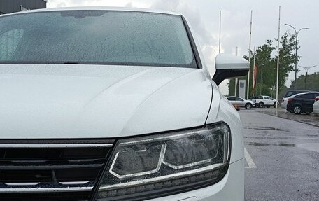 Volkswagen Tiguan II, 2018 год, 2 600 000 рублей, 21 фотография