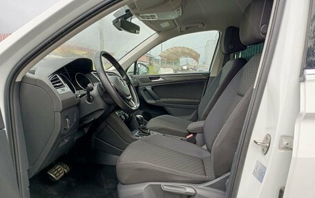 Volkswagen Tiguan II, 2018 год, 2 600 000 рублей, 20 фотография