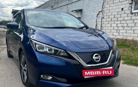 Nissan Leaf II, 2019 год, 1 900 000 рублей, 11 фотография