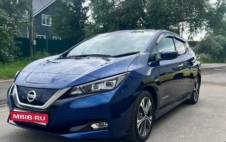 Nissan Leaf II, 2019 год, 1 900 000 рублей, 12 фотография
