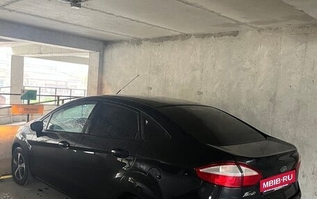 Ford Fiesta, 2015 год, 850 000 рублей, 2 фотография