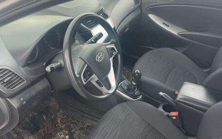 Hyundai Solaris II рестайлинг, 2014 год, 600 000 рублей, 7 фотография