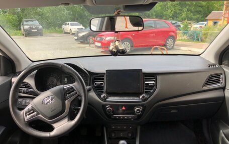 Hyundai Solaris II рестайлинг, 2021 год, 1 650 000 рублей, 7 фотография