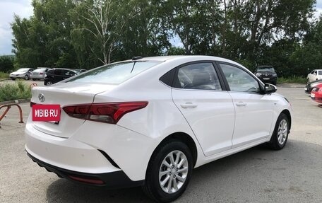 Hyundai Solaris II рестайлинг, 2021 год, 1 650 000 рублей, 5 фотография