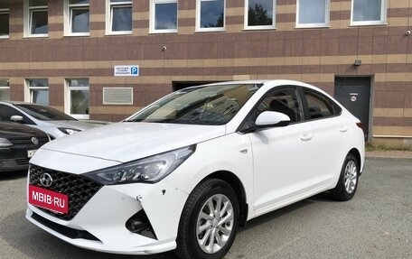 Hyundai Solaris II рестайлинг, 2021 год, 1 650 000 рублей, 2 фотография