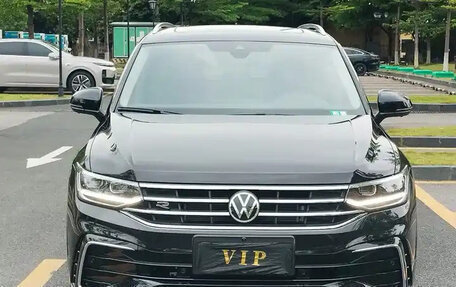 Volkswagen Tiguan II, 2023 год, 2 605 111 рублей, 2 фотография
