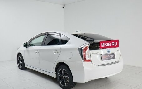 Toyota Prius, 2013 год, 1 295 000 рублей, 5 фотография