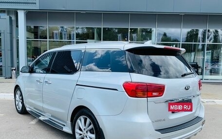 KIA Carnival III, 2018 год, 2 630 000 рублей, 7 фотография