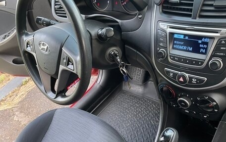 Hyundai Solaris II рестайлинг, 2015 год, 1 200 000 рублей, 2 фотография