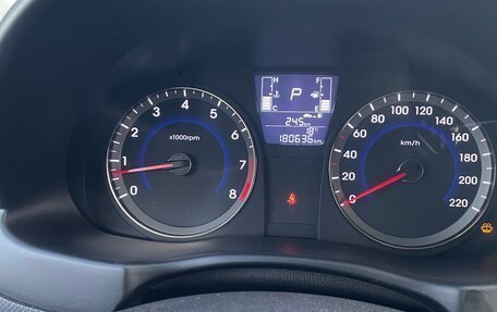 Hyundai Solaris II рестайлинг, 2015 год, 1 200 000 рублей, 14 фотография