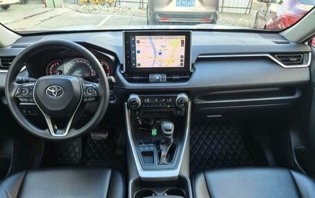 Toyota RAV4, 2022 год, 2 600 000 рублей, 3 фотография