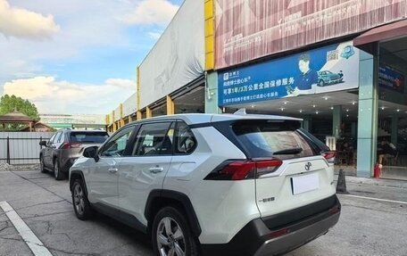Toyota RAV4, 2022 год, 2 600 000 рублей, 7 фотография