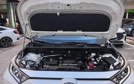 Toyota RAV4, 2022 год, 2 600 000 рублей, 16 фотография