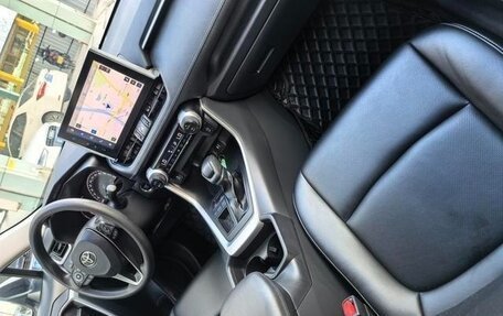 Toyota RAV4, 2022 год, 2 600 000 рублей, 11 фотография