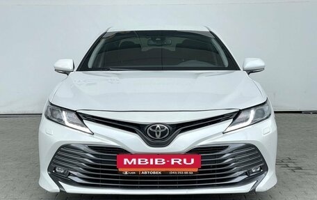 Toyota Camry, 2018 год, 2 590 000 рублей, 2 фотография