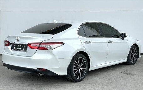 Toyota Camry, 2018 год, 2 590 000 рублей, 6 фотография