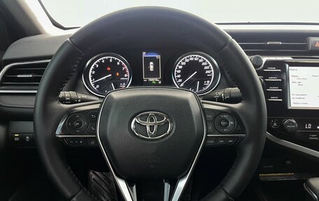 Toyota Camry, 2018 год, 2 590 000 рублей, 16 фотография