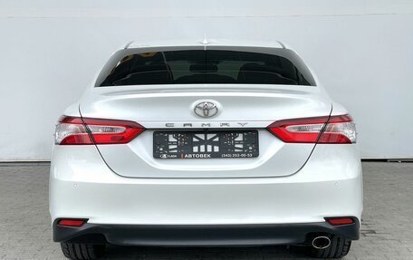Toyota Camry, 2018 год, 2 590 000 рублей, 7 фотография
