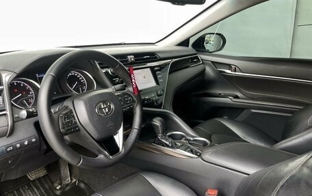 Toyota Camry, 2018 год, 2 590 000 рублей, 11 фотография