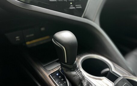Toyota Camry, 2018 год, 2 590 000 рублей, 21 фотография