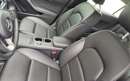 Mercedes-Benz GLA, 2016 год, 1 790 000 рублей, 14 фотография