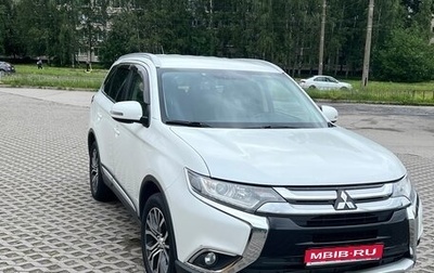 Mitsubishi Outlander III рестайлинг 3, 2015 год, 1 900 000 рублей, 1 фотография