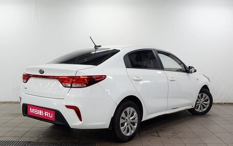 KIA Rio IV, 2017 год, 850 000 рублей, 3 фотография