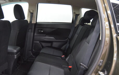 Mitsubishi Outlander III рестайлинг 3, 2020 год, 1 780 000 рублей, 17 фотография