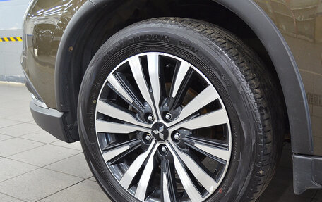 Mitsubishi Outlander III рестайлинг 3, 2020 год, 1 780 000 рублей, 8 фотография