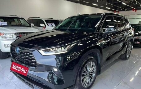 Toyota Highlander, 2022 год, 3 400 222 рублей, 2 фотография