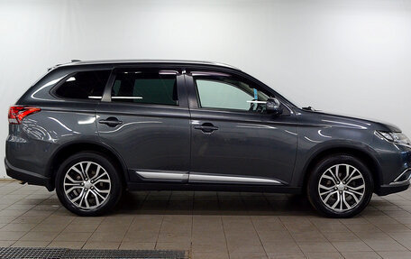 Mitsubishi Outlander III рестайлинг 3, 2017 год, 1 980 000 рублей, 5 фотография