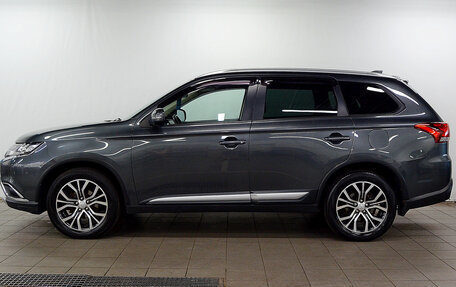 Mitsubishi Outlander III рестайлинг 3, 2017 год, 1 980 000 рублей, 4 фотография
