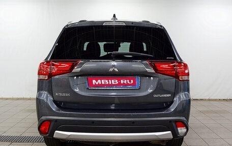 Mitsubishi Outlander III рестайлинг 3, 2017 год, 1 980 000 рублей, 7 фотография