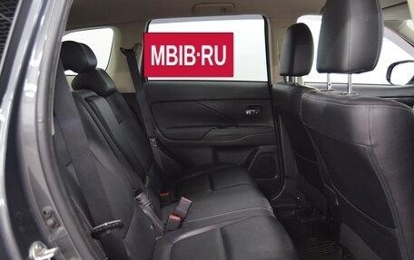 Mitsubishi Outlander III рестайлинг 3, 2017 год, 1 980 000 рублей, 21 фотография