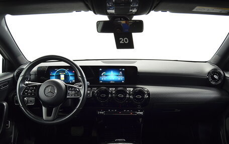 Mercedes-Benz A-Класс, 2019 год, 2 350 000 рублей, 17 фотография
