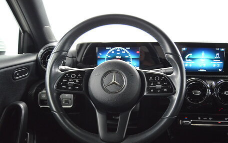 Mercedes-Benz A-Класс, 2019 год, 2 350 000 рублей, 13 фотография
