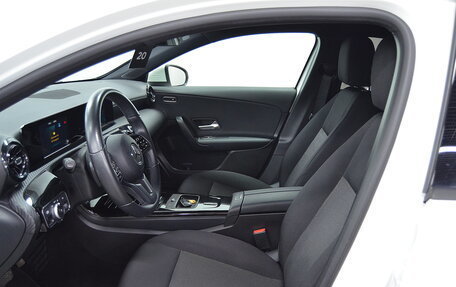 Mercedes-Benz A-Класс, 2019 год, 2 350 000 рублей, 10 фотография