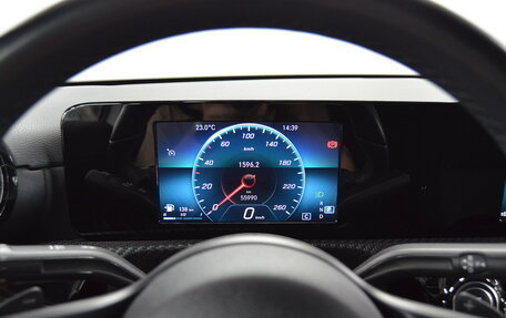 Mercedes-Benz A-Класс, 2019 год, 2 350 000 рублей, 12 фотография